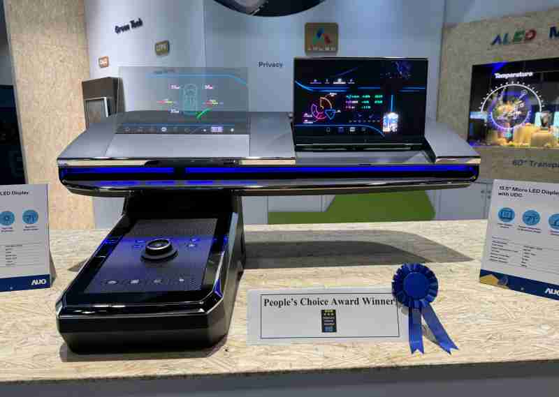 赏金国际车用Micro LED Display HMI解决方案获”最佳车用显示奖”，，以用户为中心开发，，，针对前座驾驶与乘客设计兼具娱乐与安全的高画质屏幕，，，，包含车舱前座的Micro LED透明屏幕及全球首款内建镜头的智慧Micro LED显示器